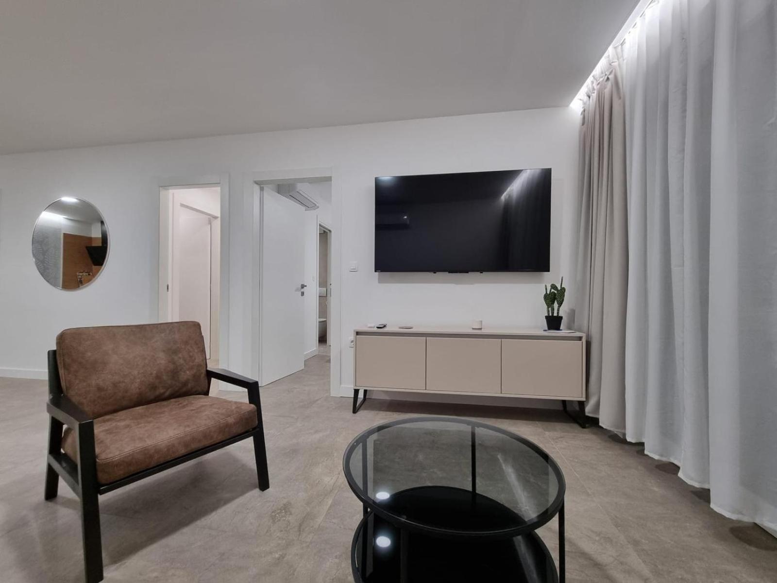 Calypso Residence อูมัค ภายนอก รูปภาพ