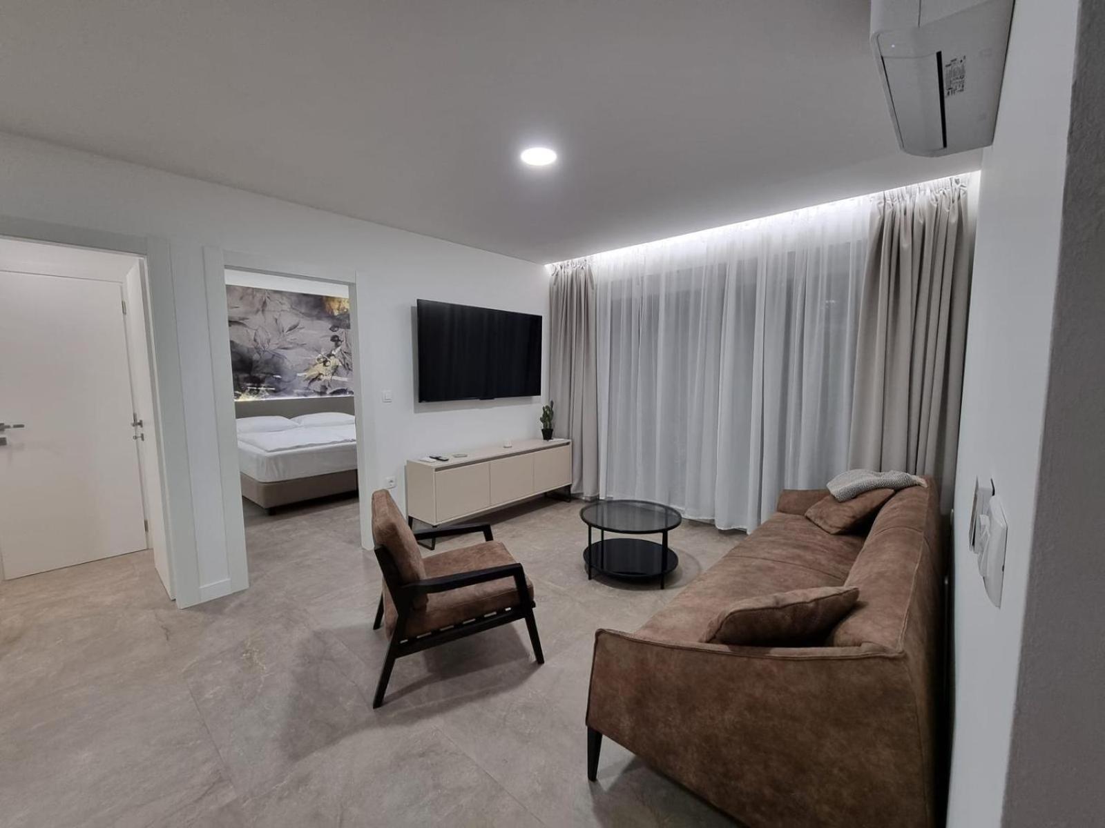 Calypso Residence อูมัค ภายนอก รูปภาพ