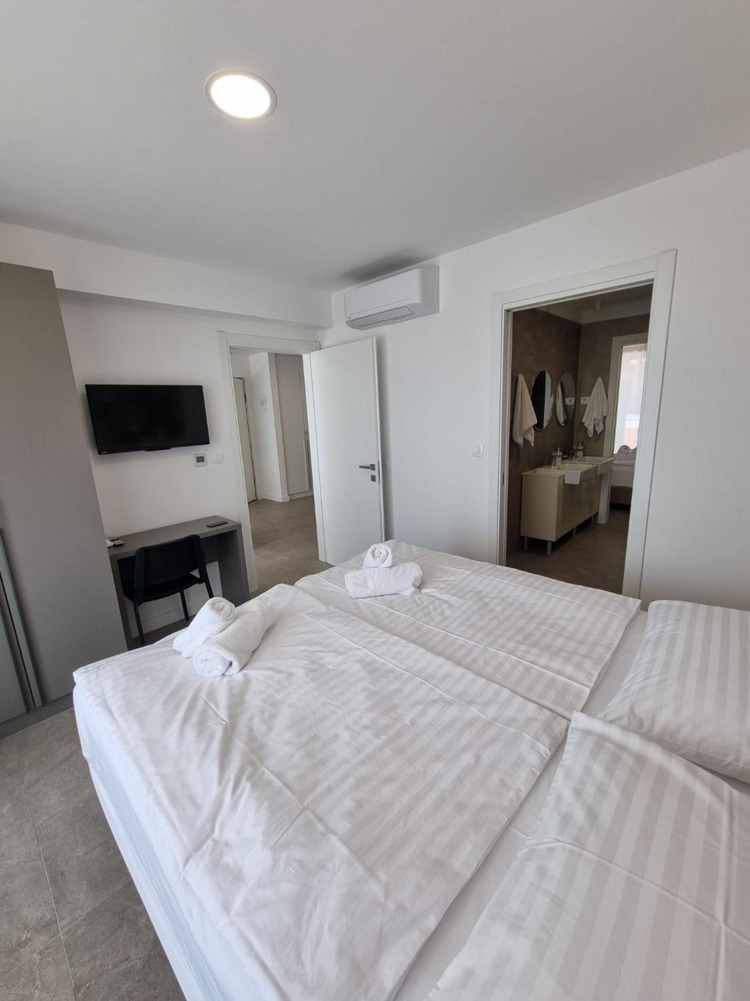 Calypso Residence อูมัค ภายนอก รูปภาพ